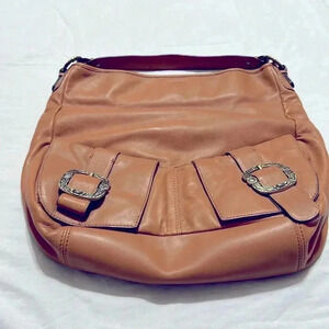 Gianni Bini tan leather shoulder bag magnetic closure gold buckles